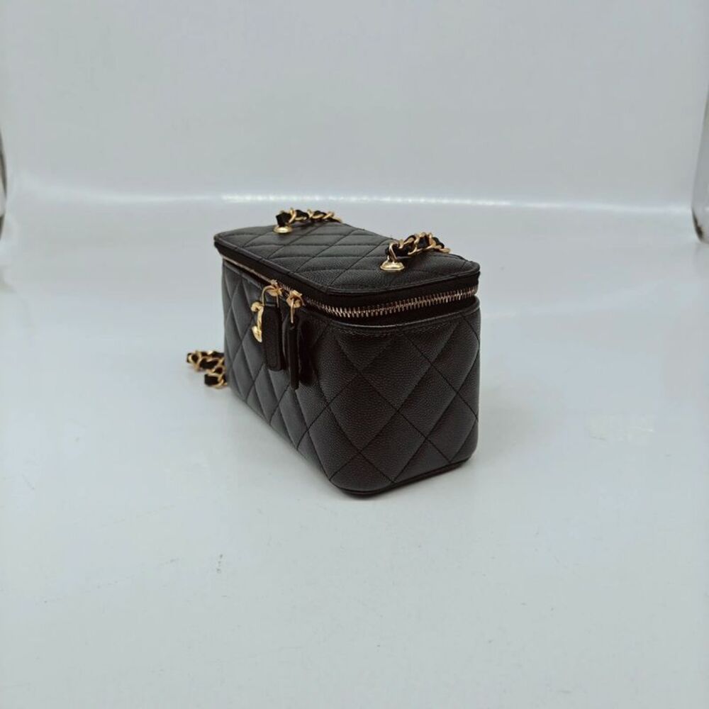 Chanel Women Pre-Loved Bag Very Good Condition - Picture 2 of 9